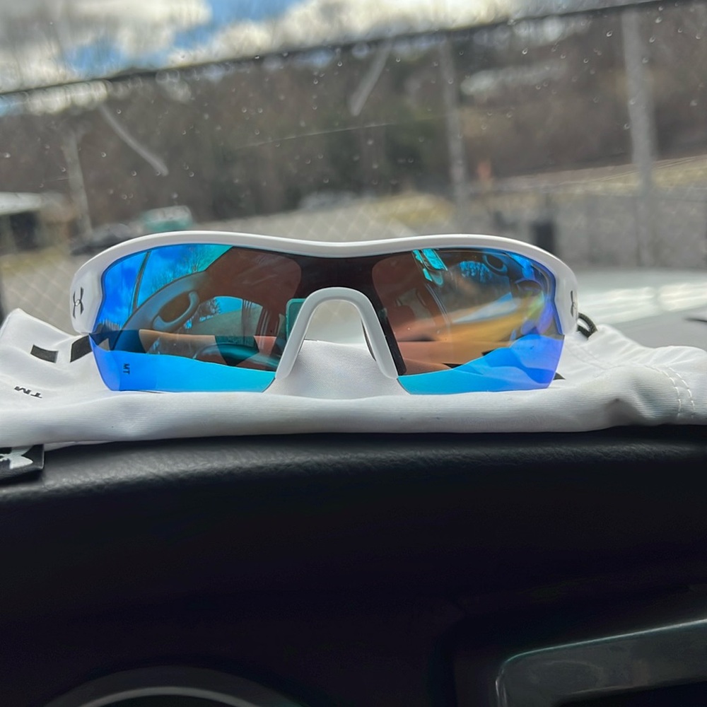Under armour sunglasses one size